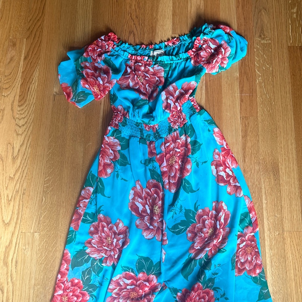 Beautiful strapless flowey maxi dress women’s size small great condition